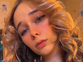 Eroottinen videokeskustelu Kriss-add