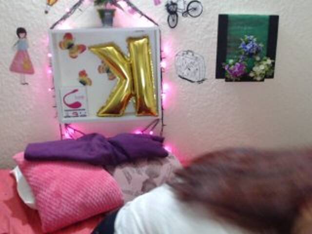 Lähettää kuvakaappauksia KylieDaniiels