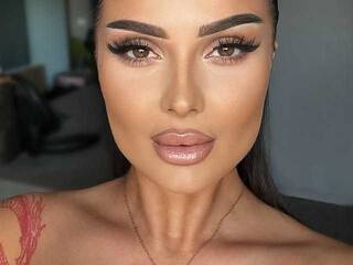 Eroottinen videokeskustelu KylieSpicey