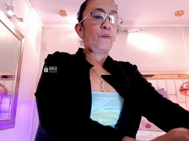 Kuvat Madame_DianaKatherine MATURE WOMEN READY TO FUCK HARD & SQUIRT! Just @remain tokens left to SQUIRT MY PUSSY! Let's do it together, daddy!