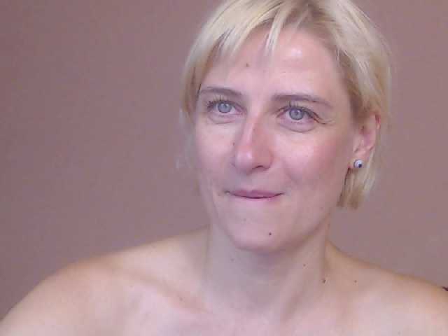 Kuvat LadyyMurena Hello guys!Show tits here for 30 tok,pink pussy for 50,all naked -90,hot show in pvt or in group or in pvt