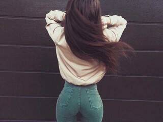 Eroottinen videokeskustelu Laura--kai