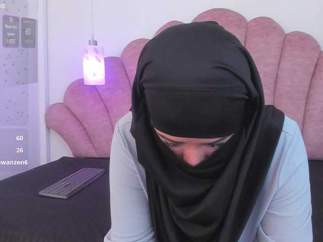 Lähettää kuvakaappauksia Layla-arabelle