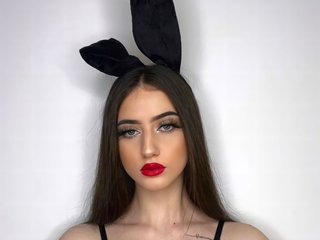 Eroottinen videokeskustelu LaylaBrown