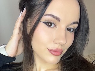 Eroottinen videokeskustelu LaylaCute