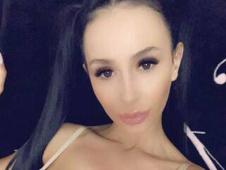 Eroottinen videokeskustelu LaylaRad