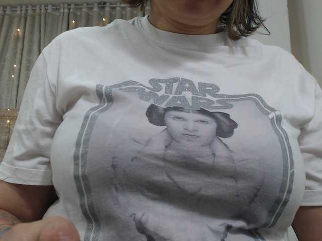 Lähettää kuvakaappauksia Leia-bennet