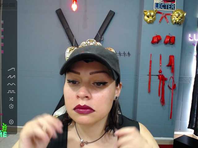 Lähettää kuvakaappauksia Leia-bennet