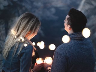 Eroottinen videokeskustelu Leo-Genesis24