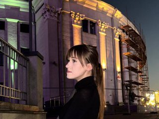 Eroottinen videokeskustelu LesaClouthier