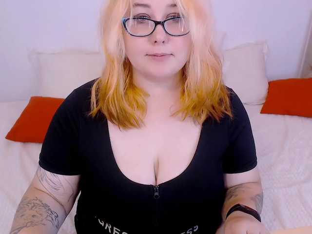 Kuvat LinaMoore Hello, I'm Lina, 100 kg of happiness and softness, in free chat for now show my boobs or ass(45), but no more, but you can always take private) so don't be shy, let's get acquainted) see cameras 25:big54