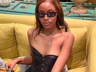 Eroottinen videokeskustelu Lillie-03