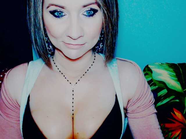 Kuvat Lilly666 hey guys, ready for fun? i view cams for 80 tok, to get preview of my body 90, LOVENSE LUSH Low 15, med 30, high 60, mic on, toys on.... and other things also :)