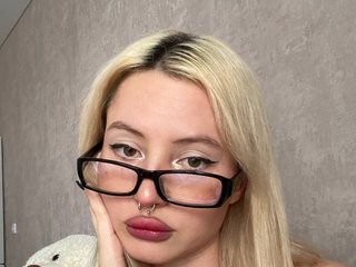 Eroottinen videokeskustelu LillyEll