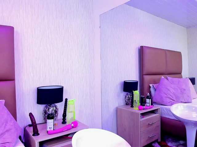 Lähettää kuvakaappauksia LilyMiller