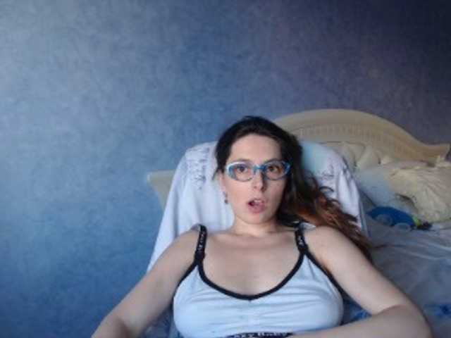 Kuvat LisaSweet23 hi boys welcome to my room to chat and for hot body to see naked in private))