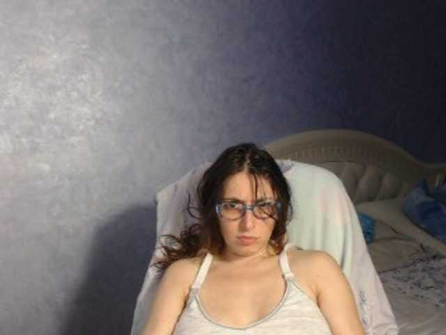 Kuvat LisaSweet23 hi boys welcome to my room to chat and for hot body to see naked in private))