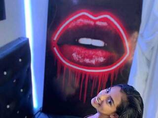 Eroottinen videokeskustelu Little-0-Devi