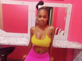 Eroottinen videokeskustelu littleebonymommy