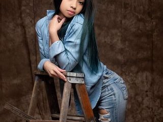 Eroottinen videokeskustelu Littlegirla