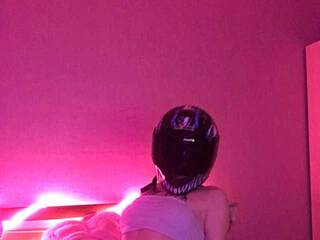 Eroottinen videokeskustelu LiyaHell