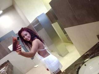 Eroottinen videokeskustelu LizzyPalmer