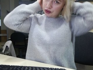 Kuvat Lola-Hola I am in office, working as a secretary! The director is nearby! Ass in jeans 10, bra 40, nipples 80, boobs 100, bra off 120300 токенов что-бы показать шоу, 300 токенов уже собрано, осталось 0 токенов