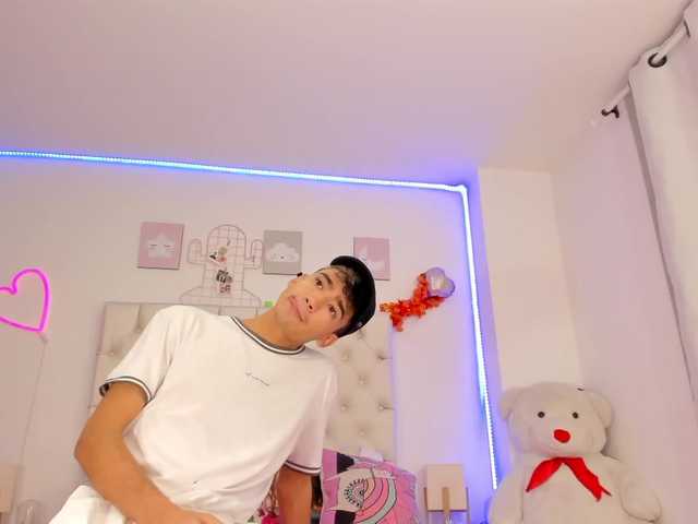 Lähettää kuvakaappauksia lorena266