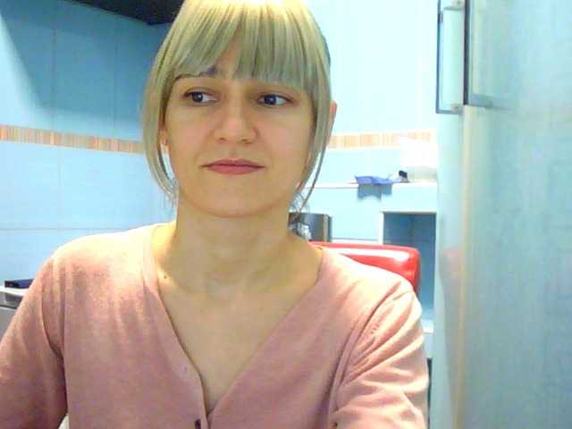 Lähettää kuvakaappauksia LovelyBlond