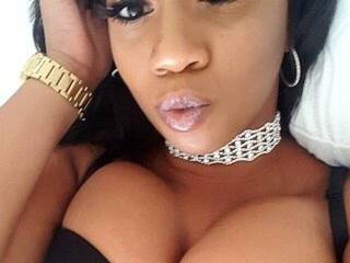 Eroottinen videokeskustelu LovelyMiaB