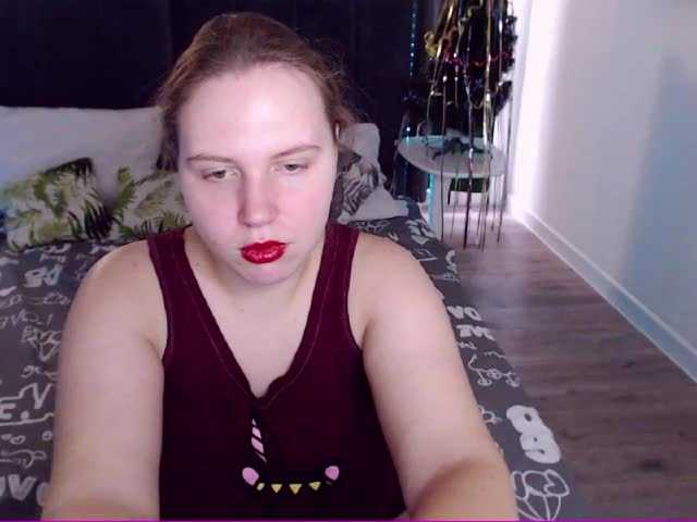 Lähettää kuvakaappauksia Lucy-McQueen