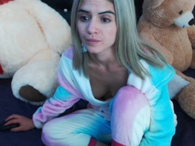 Lähettää kuvakaappauksia lucycelest