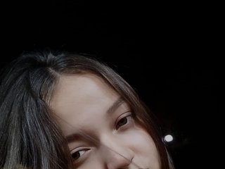 Eroottinen videokeskustelu LucyEastwood