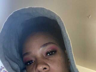 Eroottinen videokeskustelu Luicy