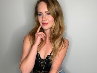 Eroottinen videokeskustelu LyraAngelic