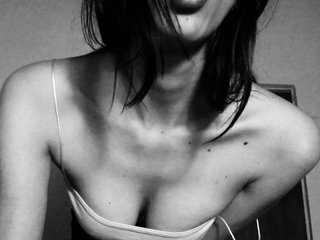 Eroottinen videokeskustelu MadameLia