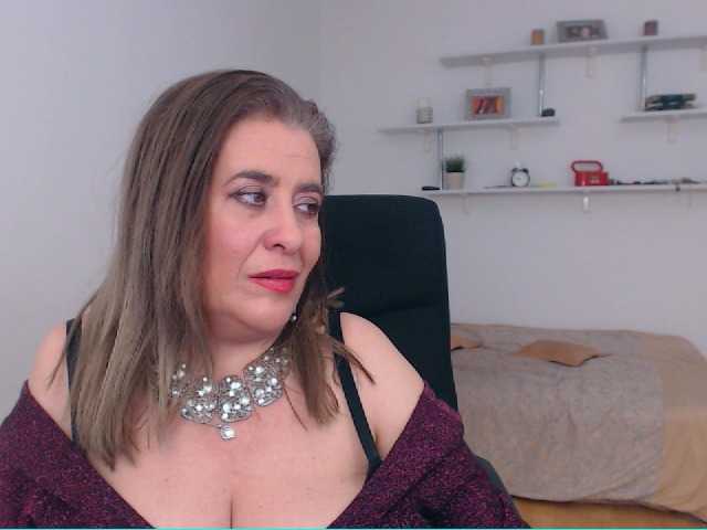 Kuvat MarissaSerano Hi guys, here are the most gorgeous natural huge breasts waiting for you 50 tokens