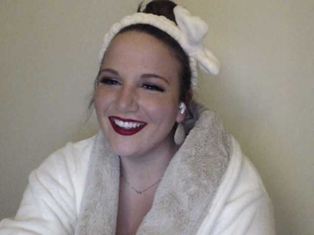 Lähettää kuvakaappauksia MadisonCarter