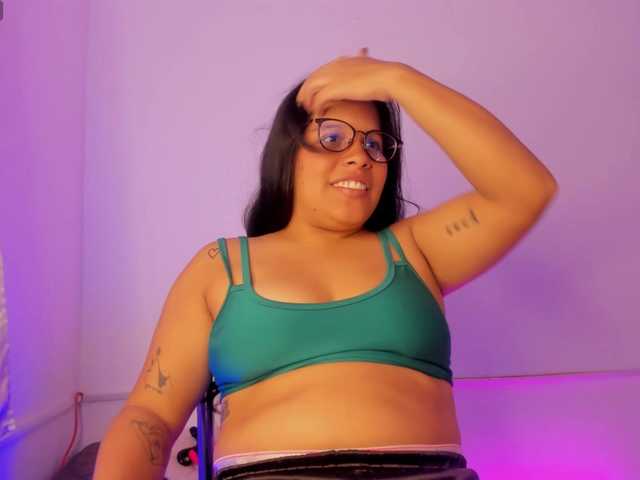 Lähettää kuvakaappauksia MadissonLewiis