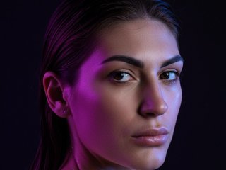 Eroottinen videokeskustelu MaggieTurner