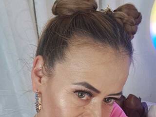 Eroottinen videokeskustelu MAGHENTA