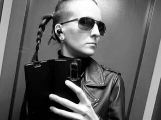 Eroottinen videokeskustelu Magretta_Dering