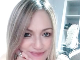 Eroottinen videokeskustelu MaitheMilf