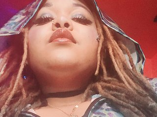 Eroottinen videokeskustelu MamaWitch