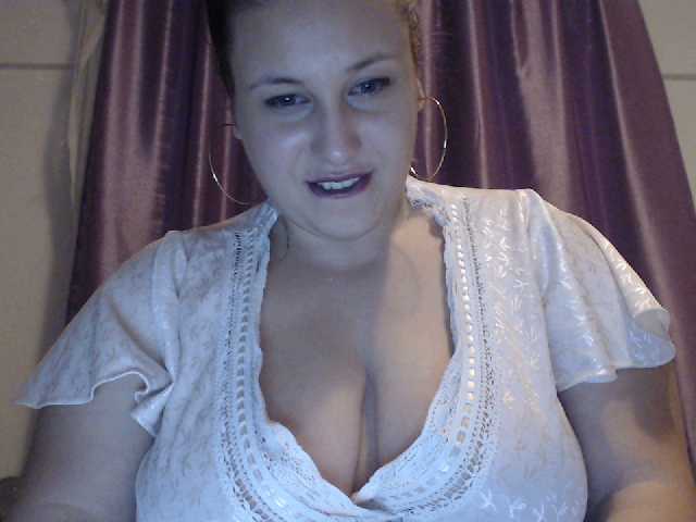 Kuvat mapetella hello guys! make me smile and compliment me on note tip !!! @222 naked (lovense on)