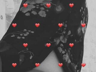 Eroottinen videokeskustelu MaraRussell