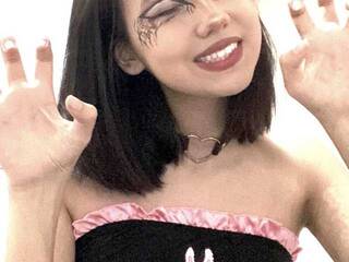 Eroottinen videokeskustelu MargoRoss