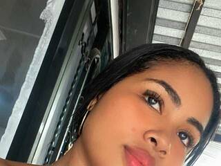 Eroottinen videokeskustelu MargotNeal