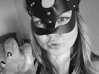 Eroottinen videokeskustelu MariKyri