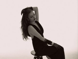 Eroottinen videokeskustelu MarlynAnderson